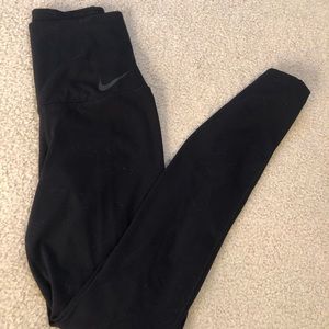 XS high waisted Nike Dri fit leggings
